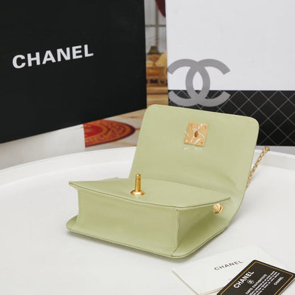 Chanel Luxury Handbag Style 645