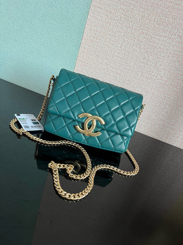 Chanel Luxury Handbag Style 51