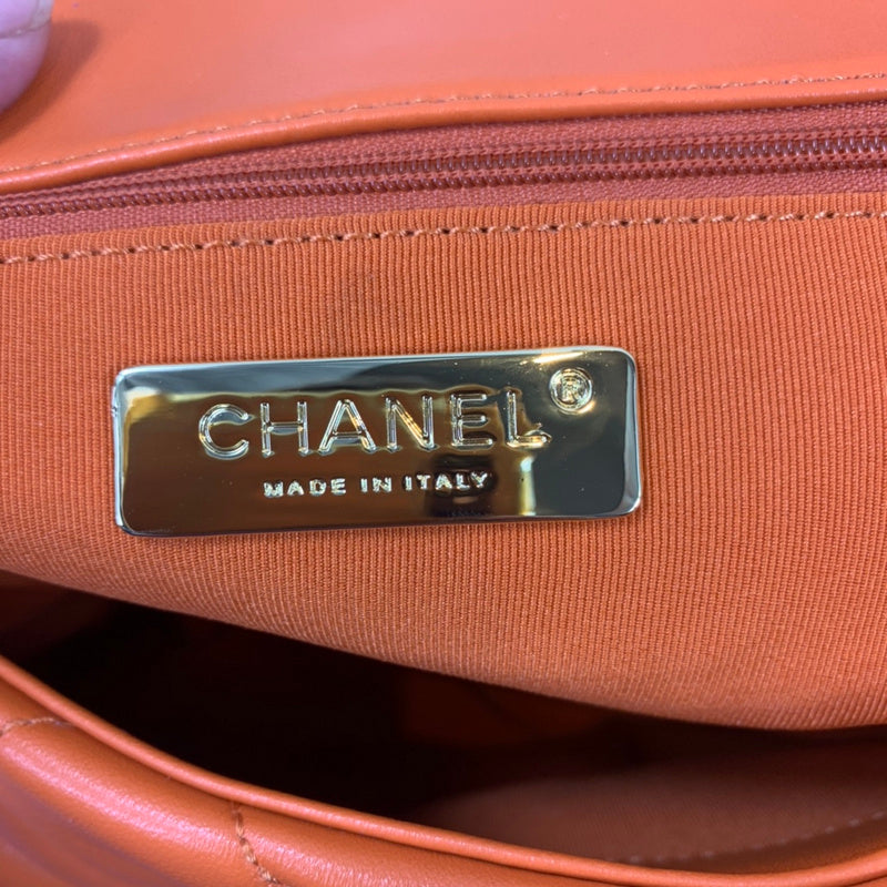 Chanel Luxury Handbag Style 568