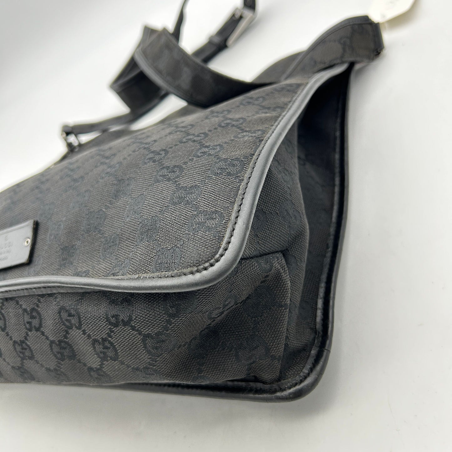 Gucci Black GG Canvas Crossbody Bag gu9909cc