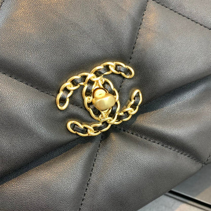 Chanel Luxury Handbag Style 597