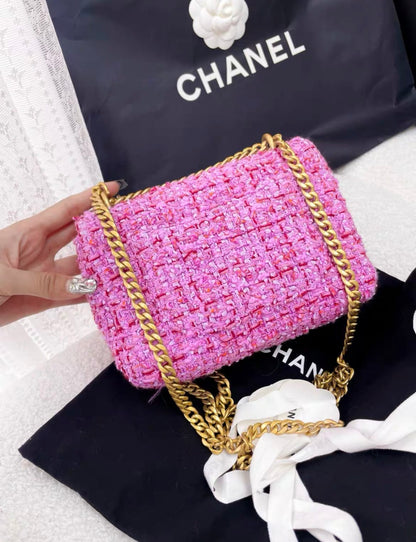 Chanel Chanel 22 Tweed Pink Shoulder Bag