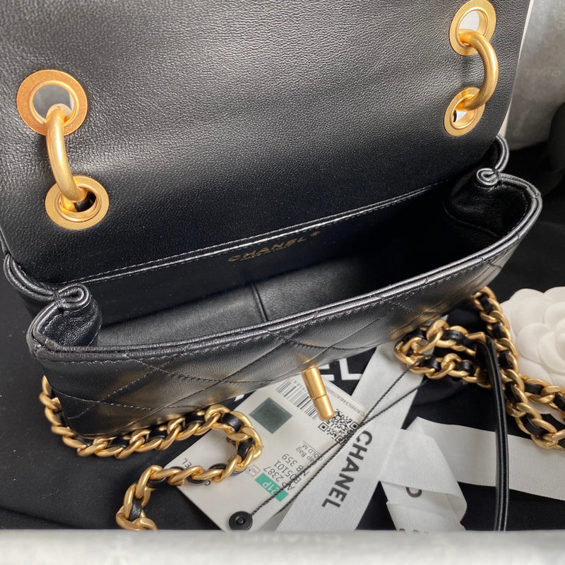 Chanel Luxury Handbag Style 653