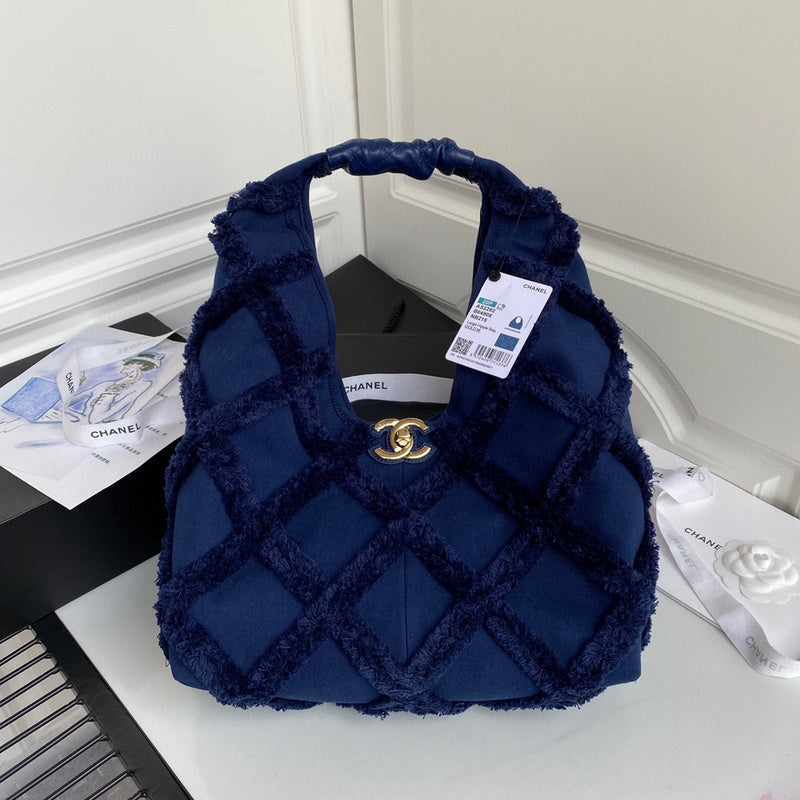Chanel Luxury Handbag Style 605