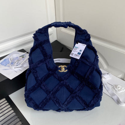 Chanel Luxury Handbag Style 605