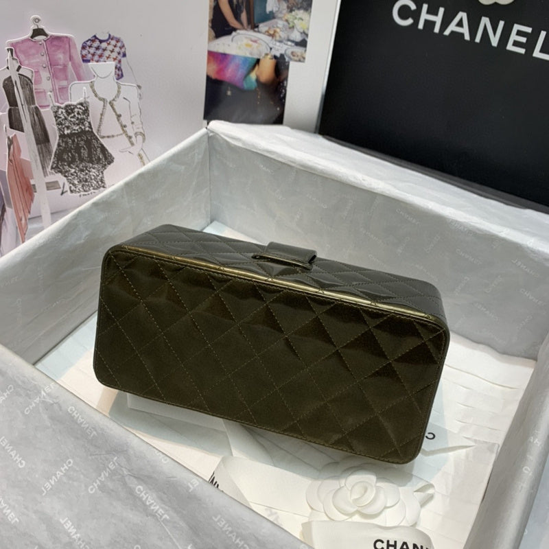 Chanel Luxury Handbag Style 563