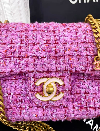 Chanel Chanel 22 Tweed Pink Shoulder Bag