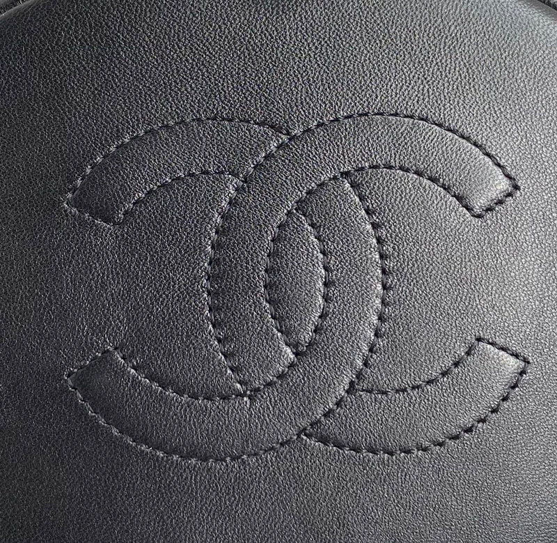 Chanel Luxury Handbag Style 647