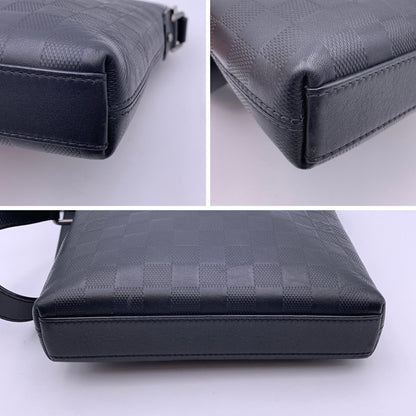 Louis Vuitton Crossbody Bag District