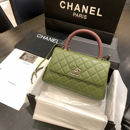 Chanel Luxury Handbag Style 529