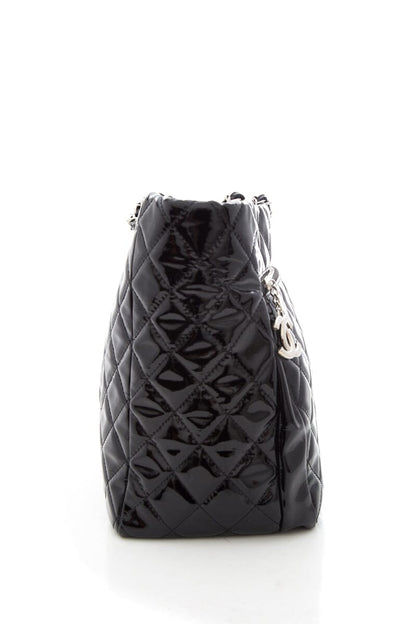 Chanel Black Diamond quilted "2009-2010" HandBag