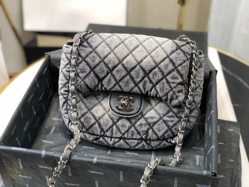 Chanel Luxury Handbag Style 520