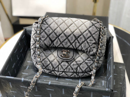 Chanel Luxury Handbag Style 520