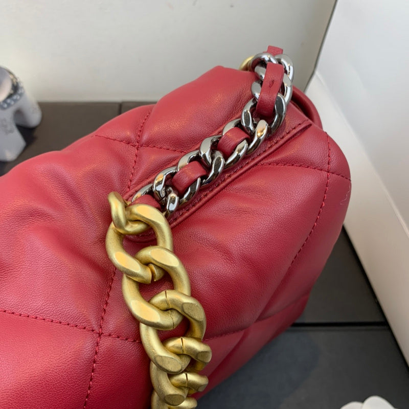 Chanel Luxury Handbag Style 600
