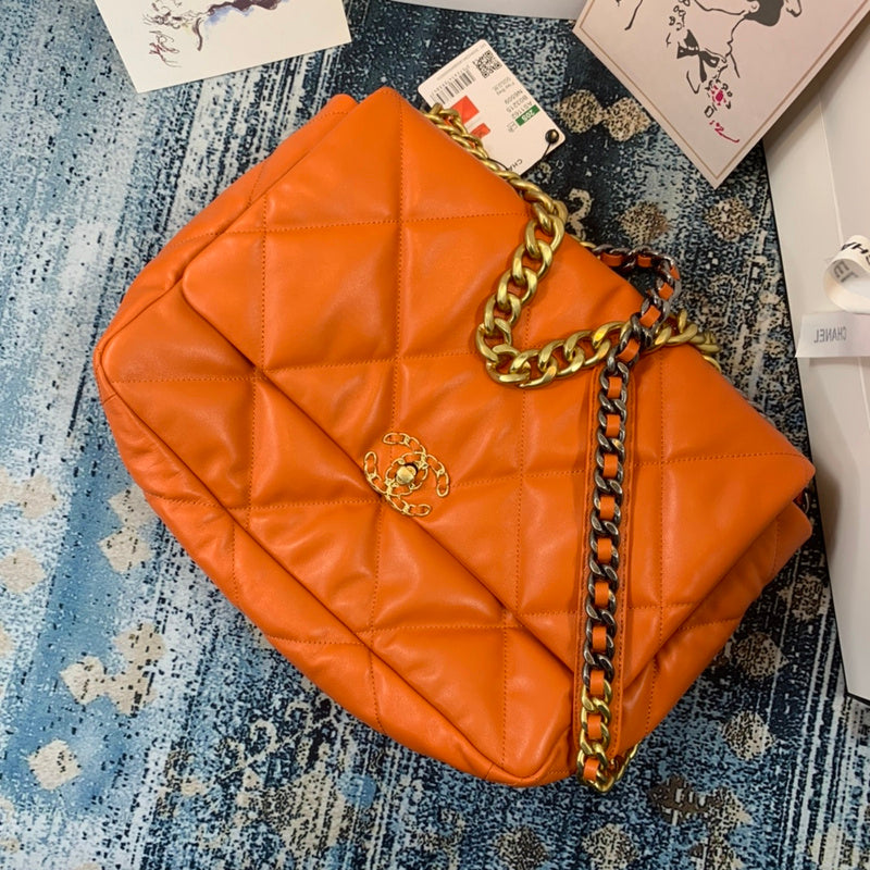 Chanel Luxury Handbag Style 568