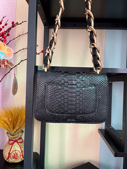 Chanel Luxury Handbag Style 435