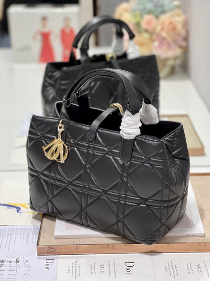 Chanel Luxury Handbag Style 361