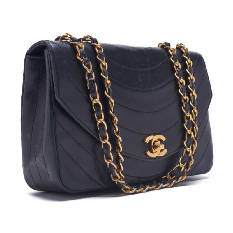 Chanel Flap Black Chain Shoulder Bag Style