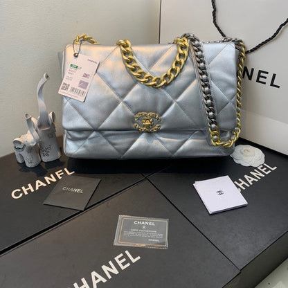Chanel Luxury Handbag Style 572