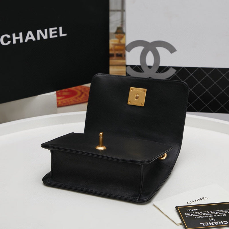Chanel Luxury Handbag Style 642