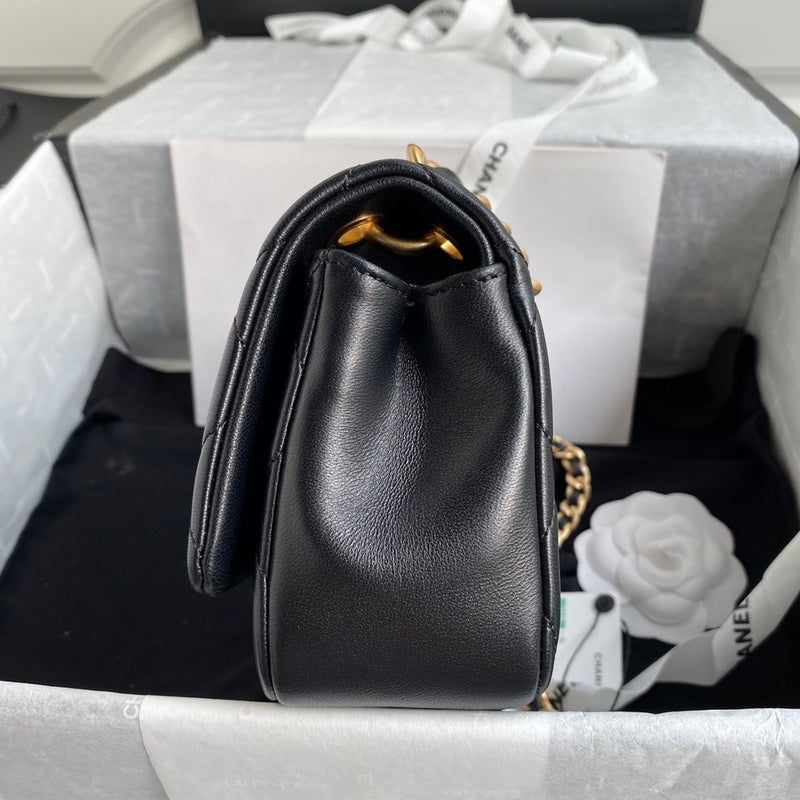 Chanel Luxury Handbag Style 626