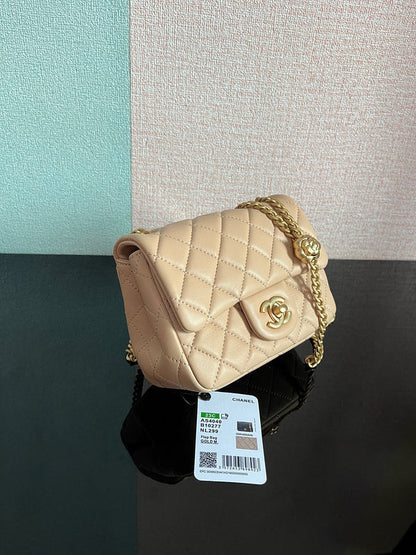 Chanel Luxury Handbag Style 82