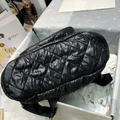 Chanel Luxury Handbag Style 392