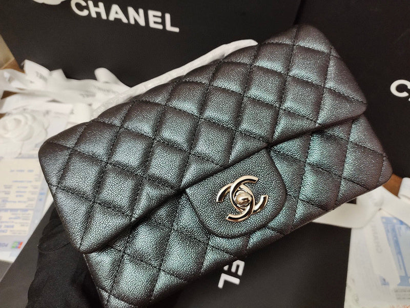 Chanel Luxury Handbag Style 220