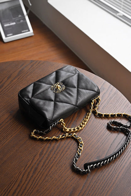 Chanel Luxury Handbag Style 120