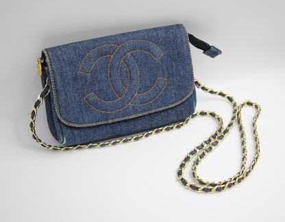 Chanel Luxury Leather Blue Clutch Blue