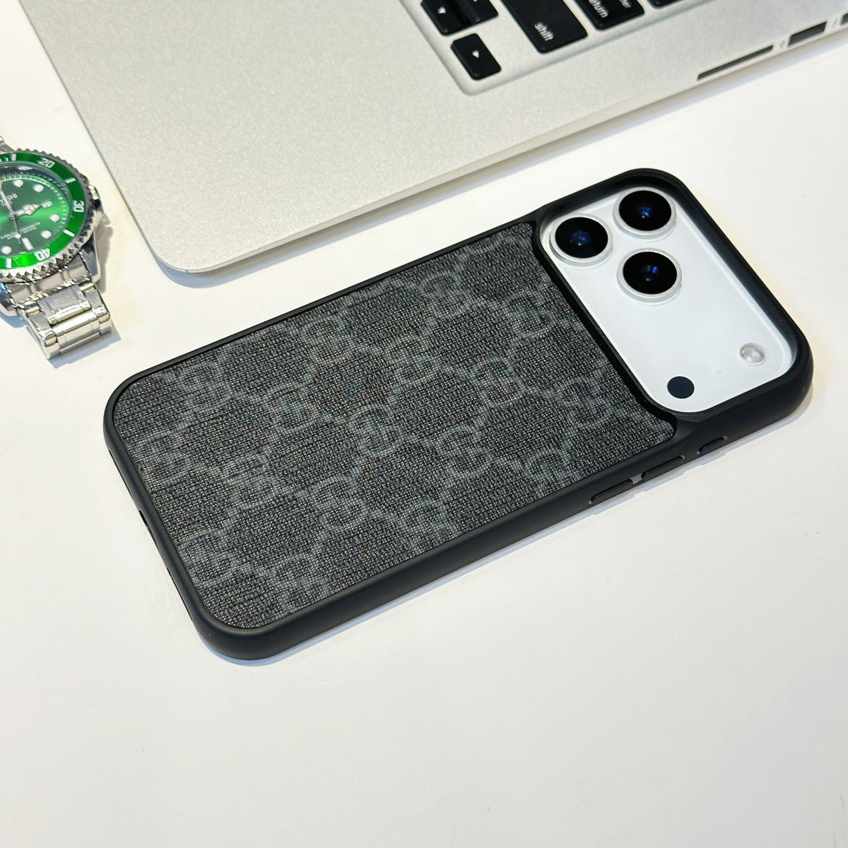 Classic Canvas Pattern Iphone 17 Series G Style / 18 Pro / 18 Pro Max