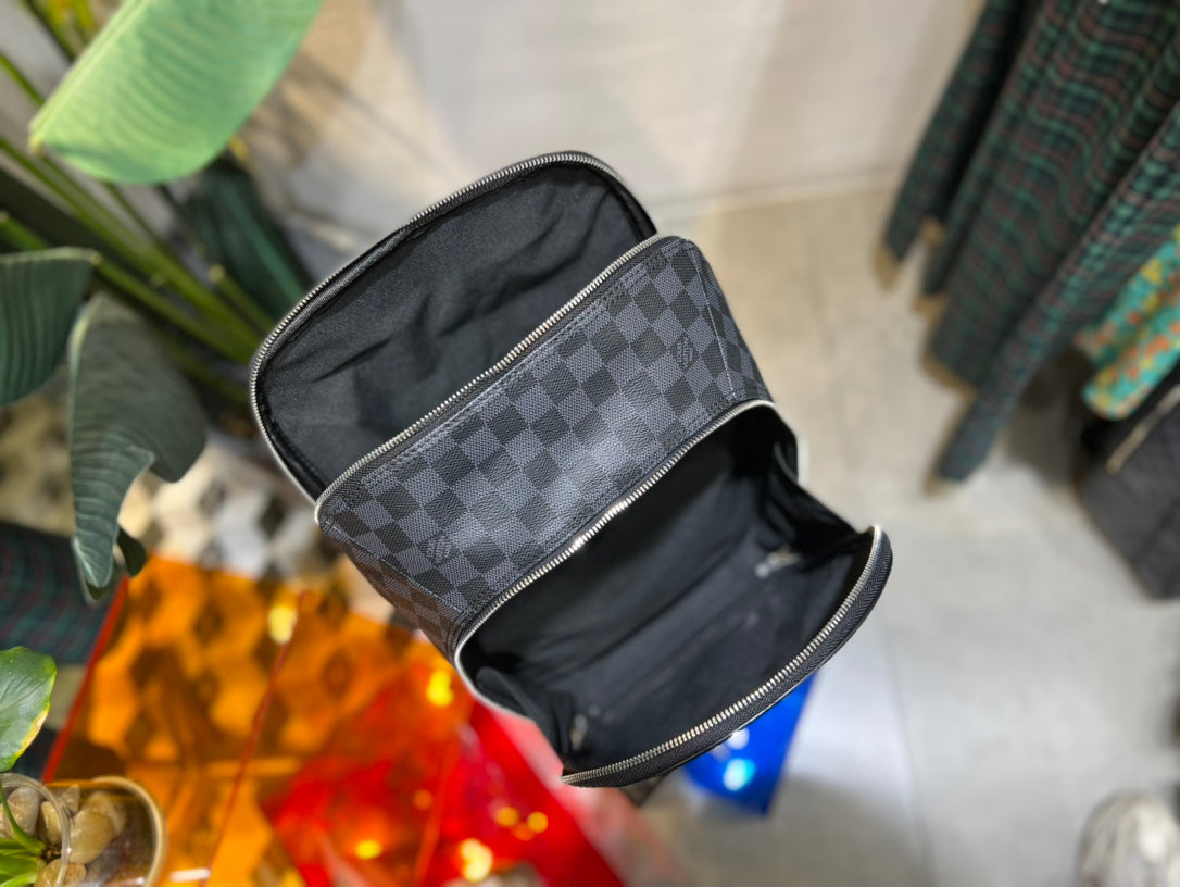Louis Vuitton Michael Backpack Nv2