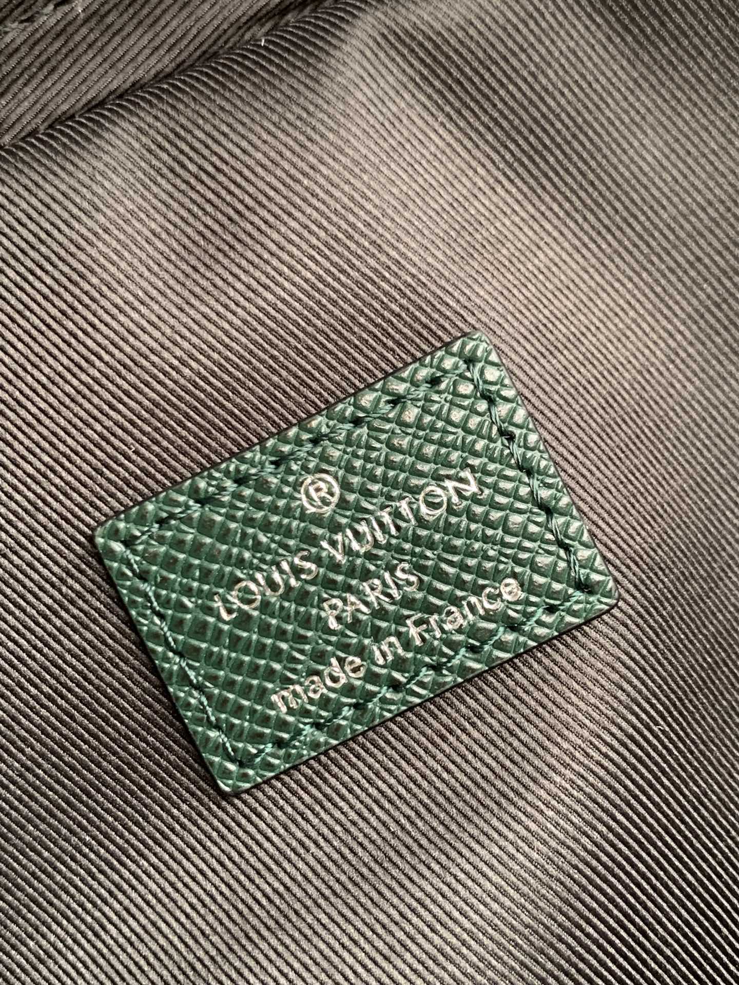 Louis Vuitton Avenue Sling Bag