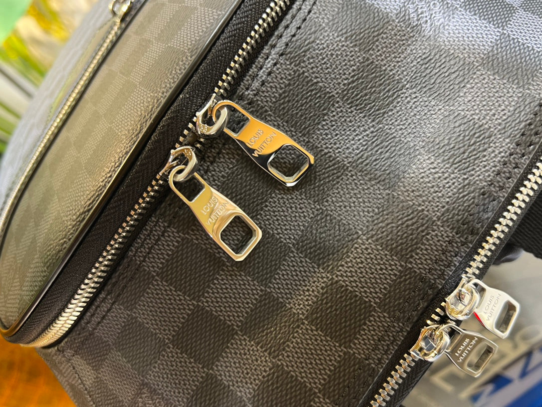 Louis Vuitton Michael Backpack Nv2