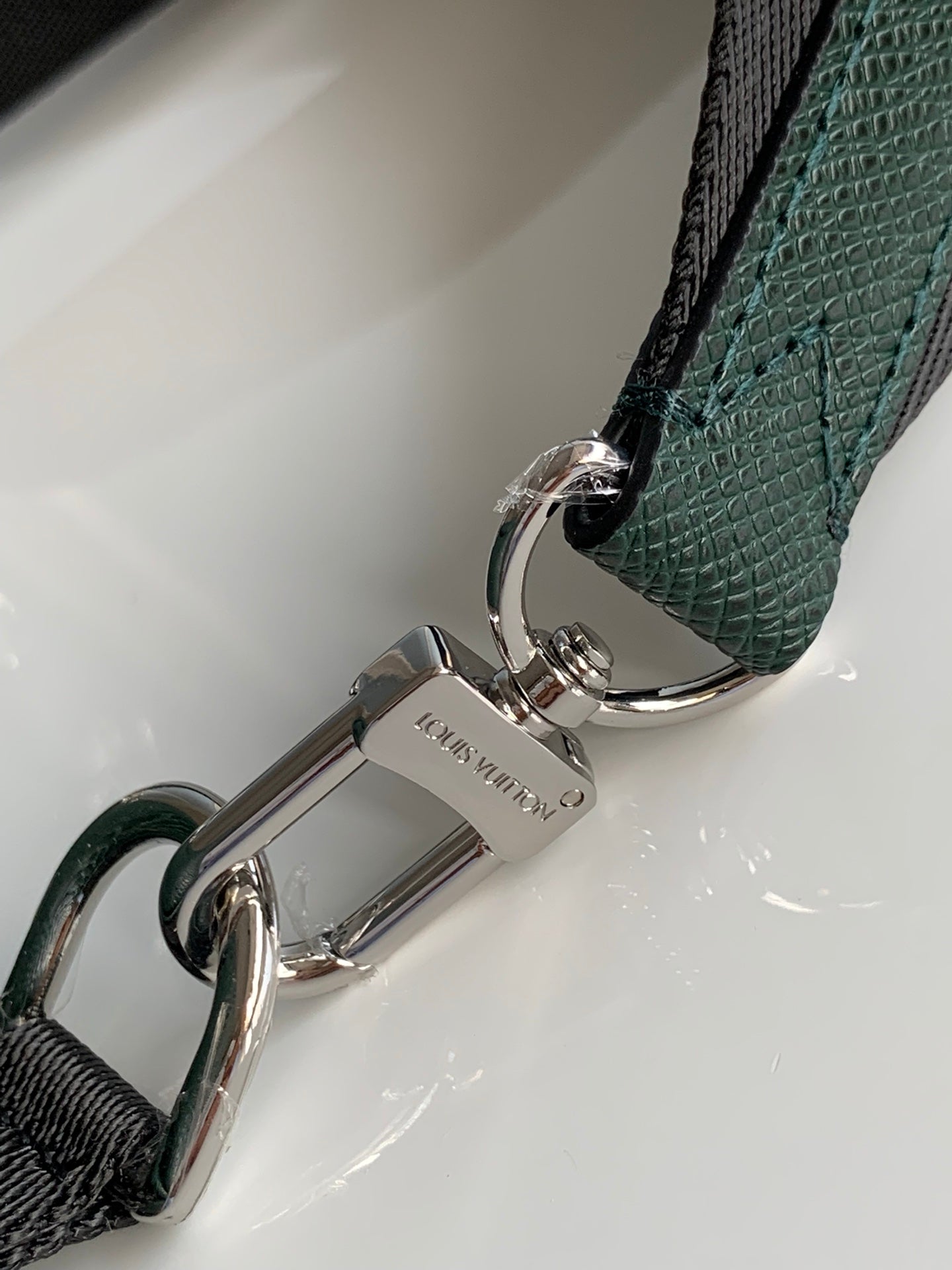 Louis Vuitton Avenue Sling Bag