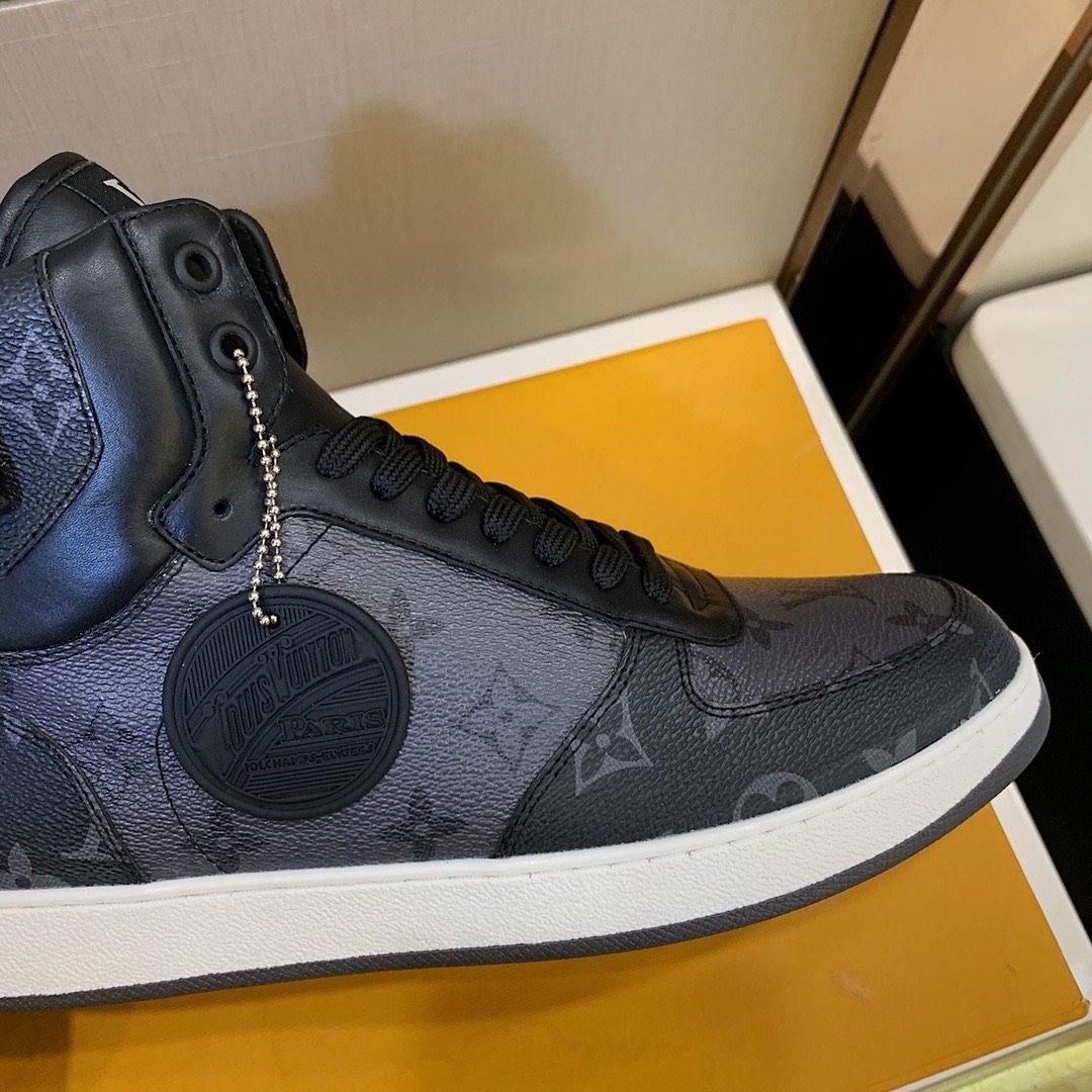 Louis Vuitton Rivoli Sneaker