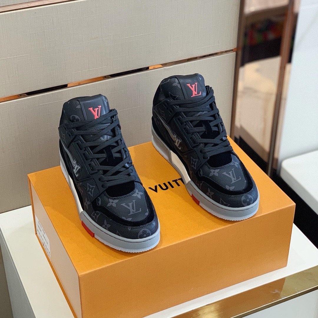 Louis Vuitton Trainer Sneaker
