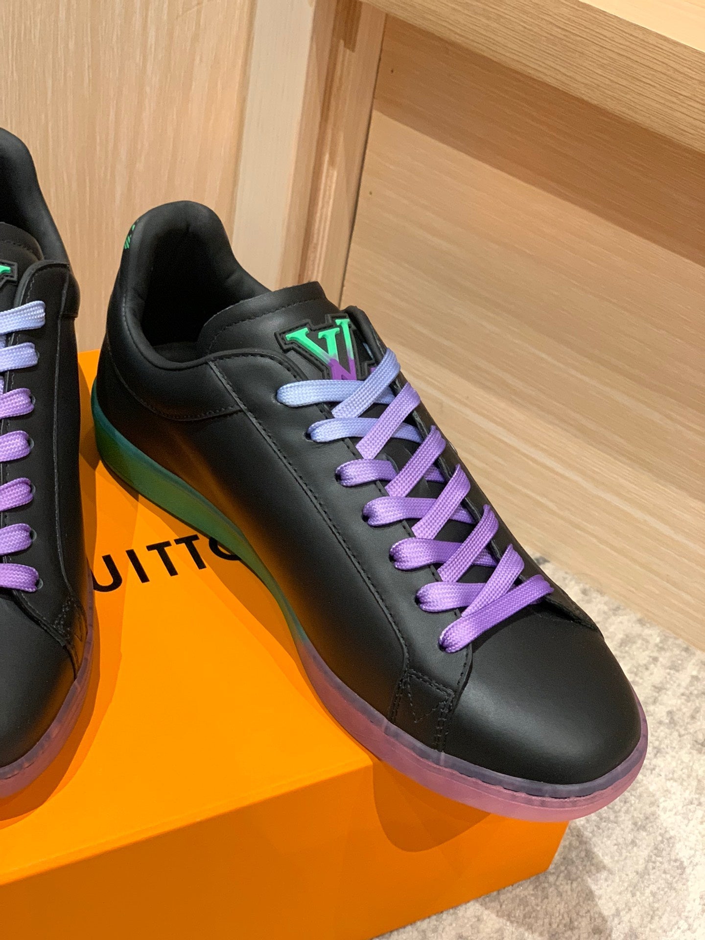 Louis Vuitton Luxembourg  Samothrace Sneakers