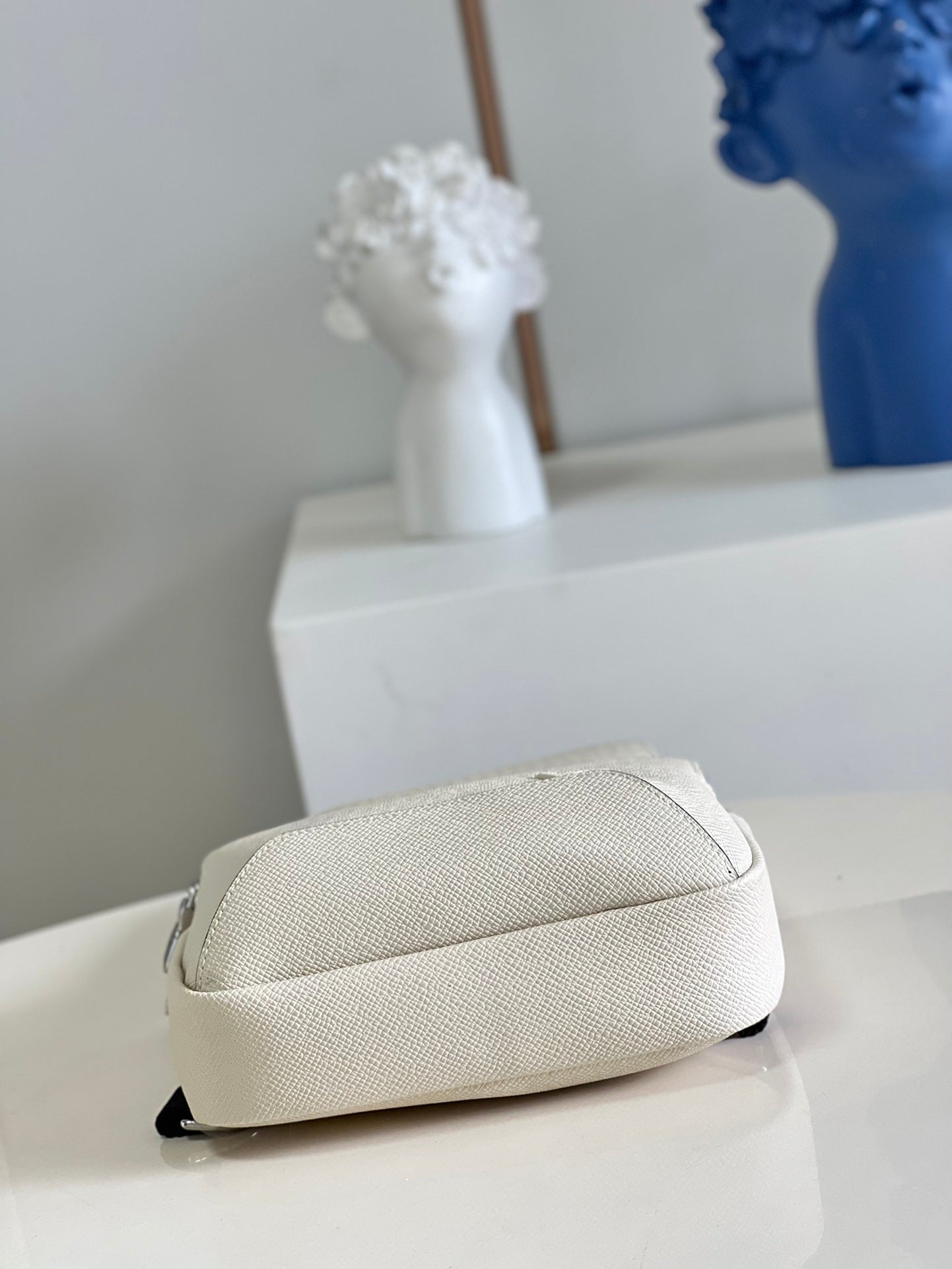 Louis Vuitton Avenue Sling Bag