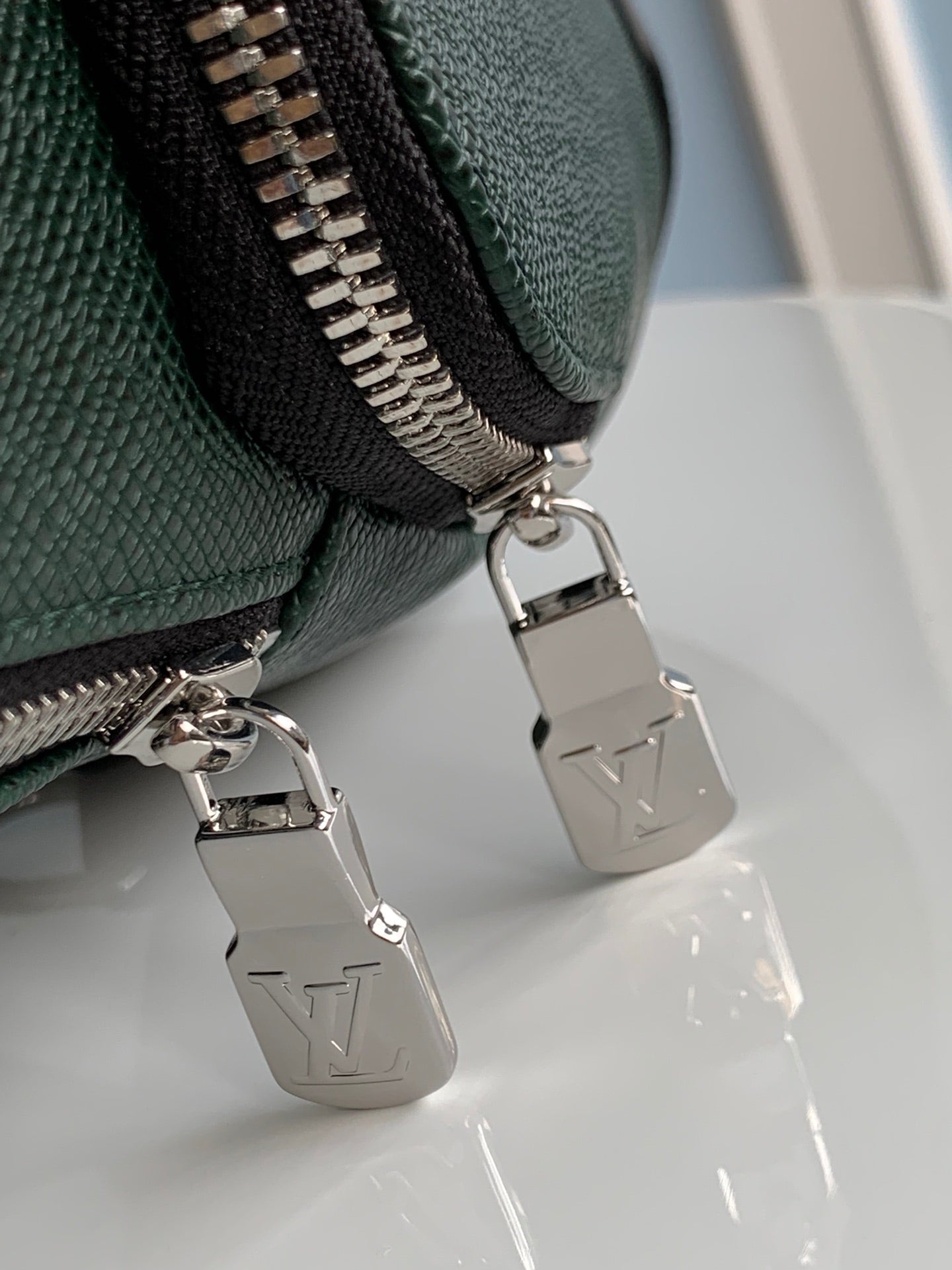Louis Vuitton Avenue Sling Bag