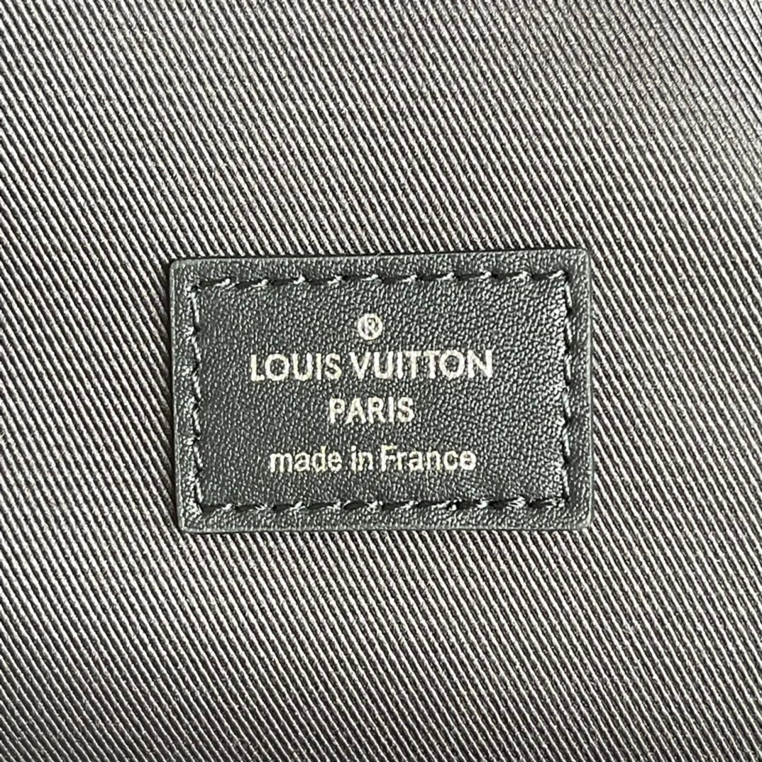 Louis Vuitton Avenue Sling Bag