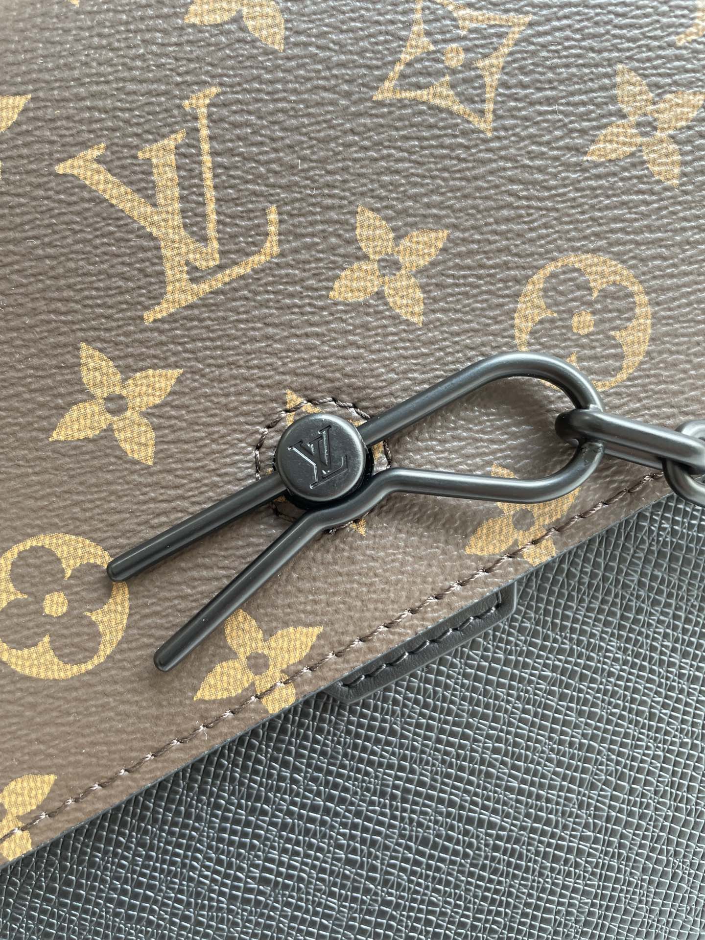 Louis Vuitton Robusto Briefcase
