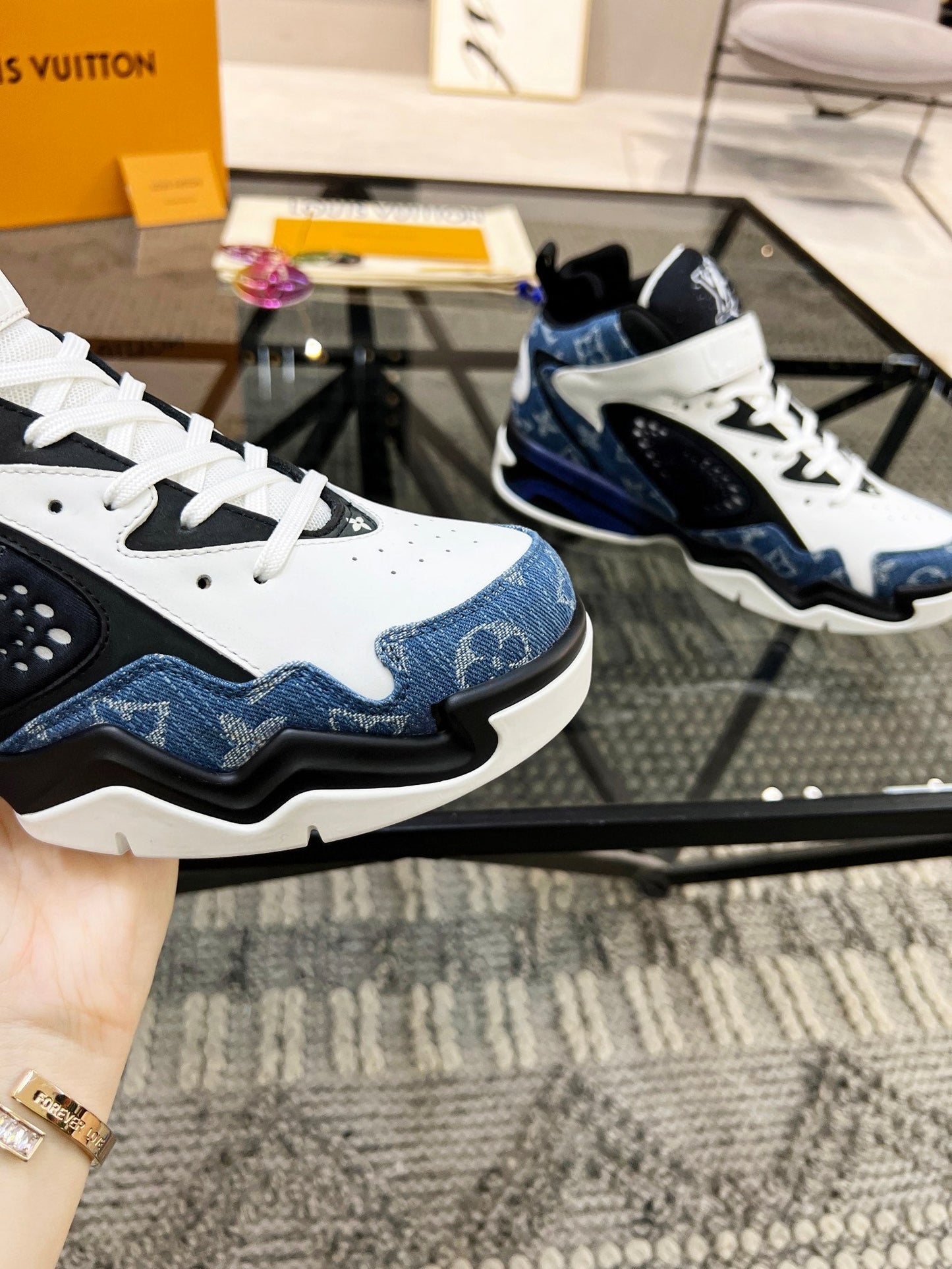 Louis Vuitton Trainer 2 Sneakers