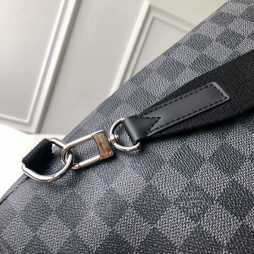 Louis Vuitton Avenue Sling Bag