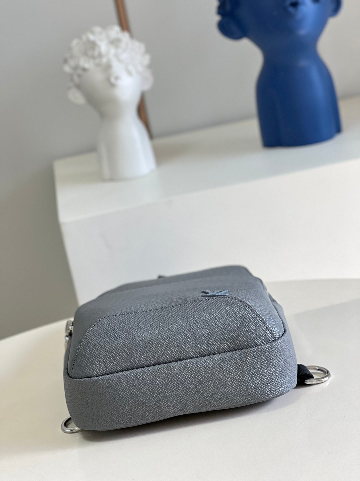 Louis Vuitton Avenue Sling Bag