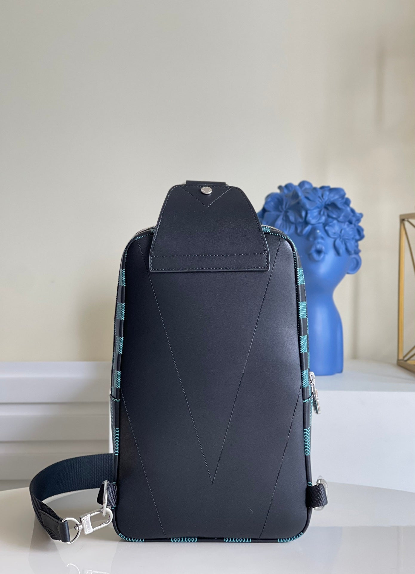 Louis Vuitton Avenue Sling Bag