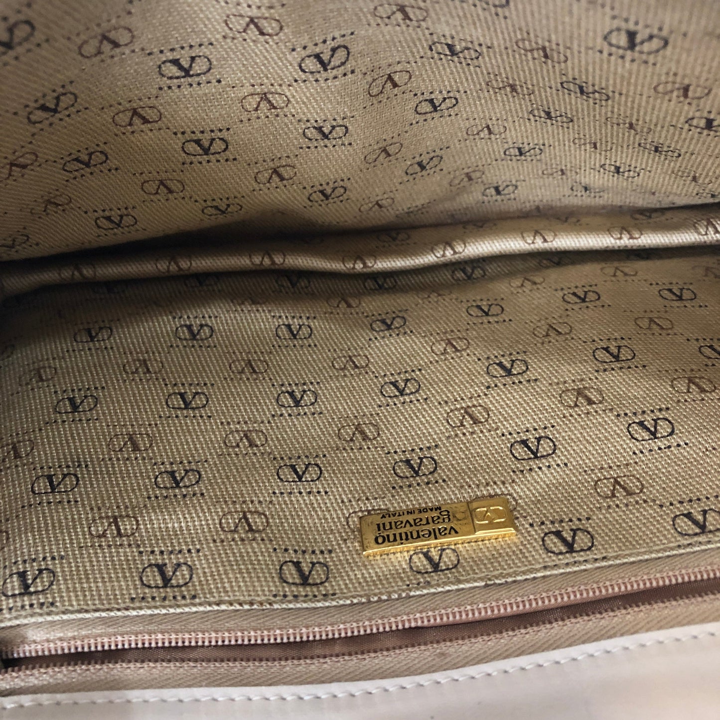 VALENTINO GARAVANI Vintage Cream Clutch Crossbody