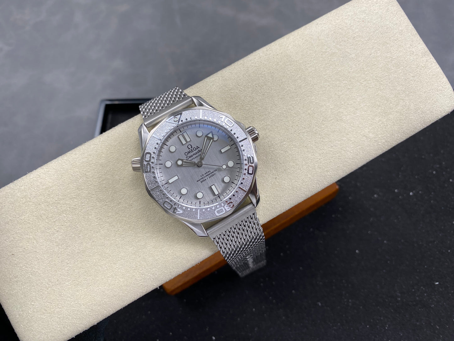 Omega Seamaster 42mm Gray Dial Sliver Bezel Steel