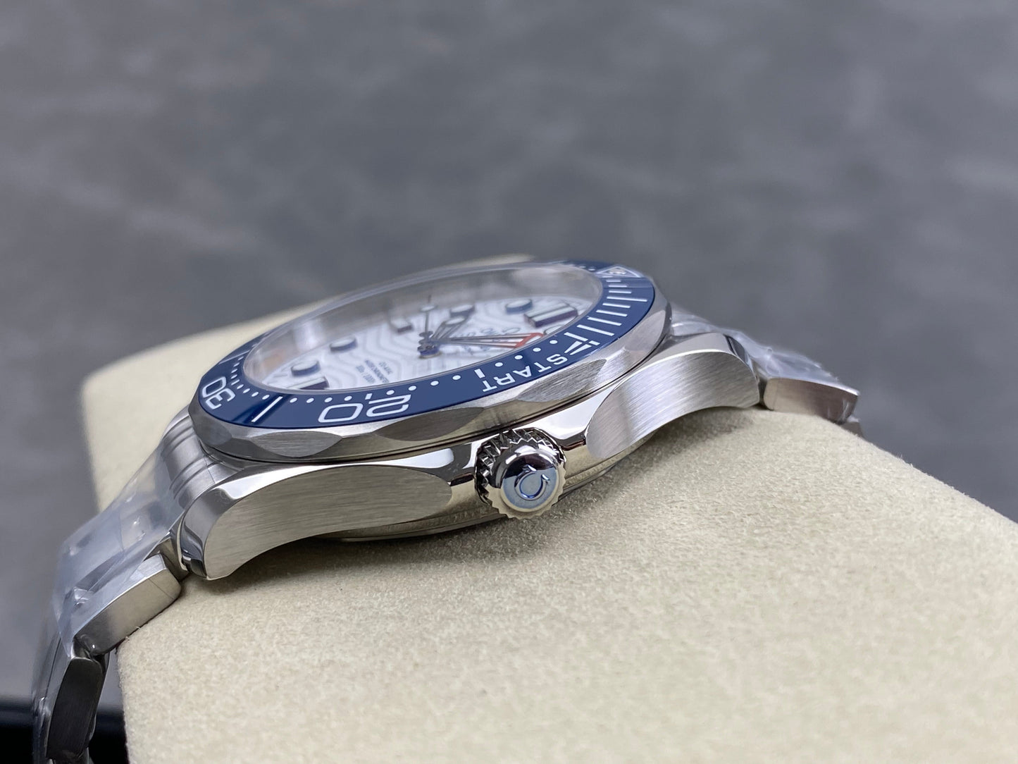 Omega Seamaster 42mm White Dial Blue Bezel Steel