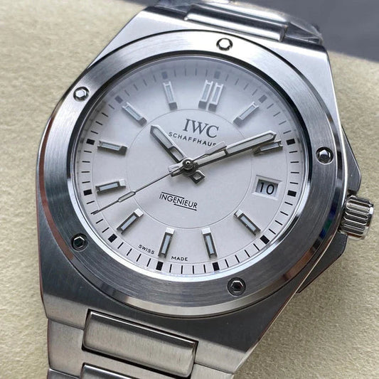 IWC Ingenieur 40mm Cream Dial Sliver White Numerals Steel Case